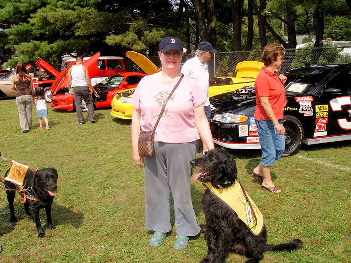 Picture of Annabel and Bunky at a car show